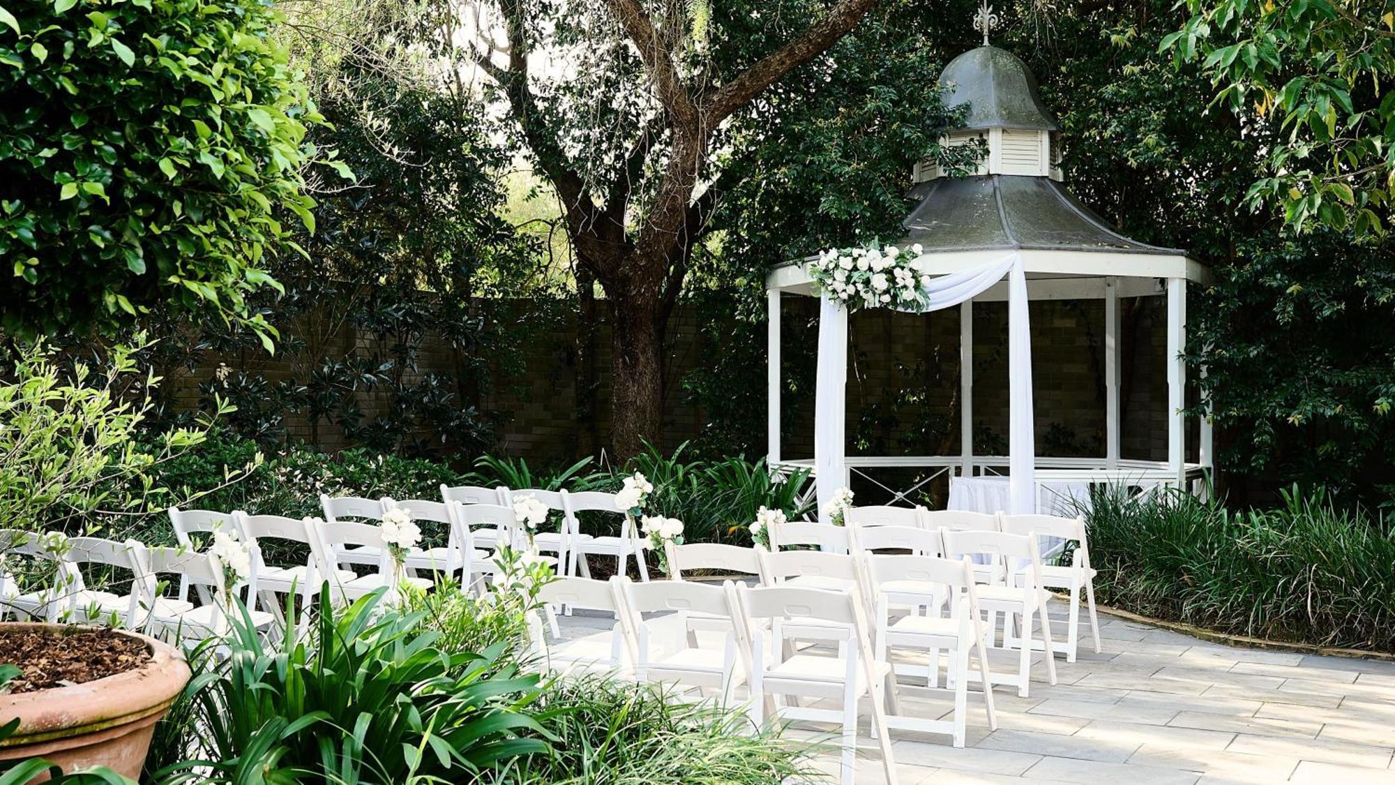 Holiday Inn Warwick Farm, An Ihg Hotel Exterior photo